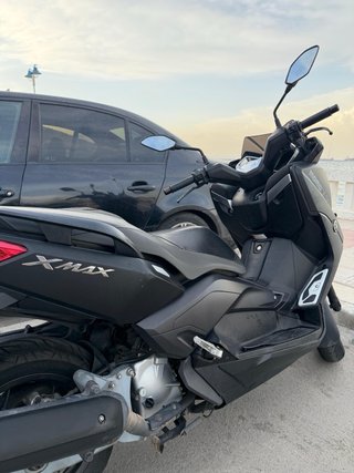Yamaha XMAX 125 MOMODESIGN Edición Limitada