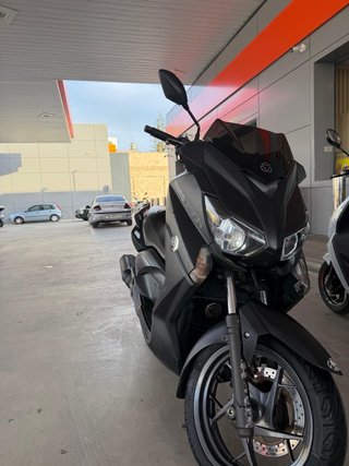 Yamaha XMAX 125 MOMODESIGN Edición Limitada