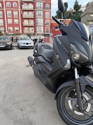 Yamaha XMAX 125 MOMODESIGN Edición Limitada