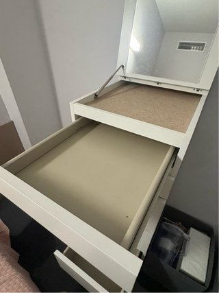Mueble tocador con espejo y cajones