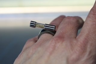 Original anillo de plata y fusible con virutas de oro. 17'8 mm, talla 16.