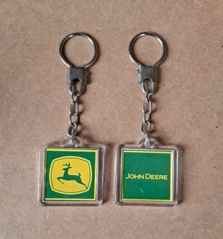 Lote 2 llaveros John Deere logo tipico ciervo