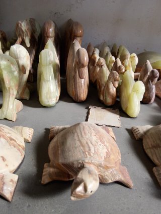 Figure di tartaruga in pietra