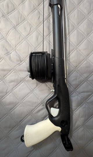 Fusil OMER Excalibur 2000 (90) con carrete.