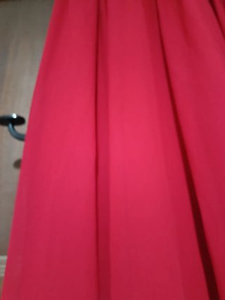 Vestido Largo Rojo De Gasa con Bordados y Tul