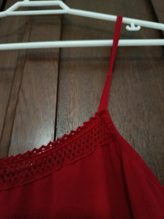 Vestido Largo Rojo De Gasa con Bordados y Tul