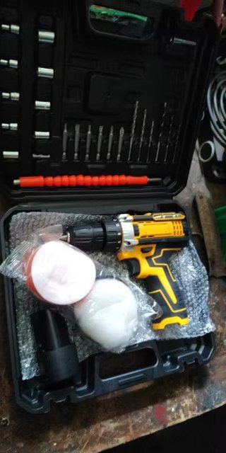 Taladro 12V con 2 baterias