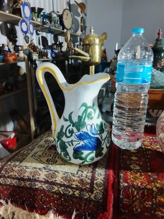 Botijos antiguos decorados