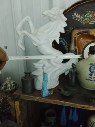 Botijos antiguos decorados