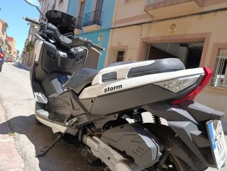 Wotam Storm Scooter 125cc blanc i negra