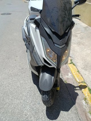 Wotam Storm Scooter 125cc blanc i negra