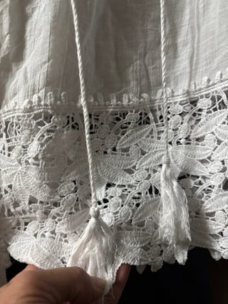Blusa blanca con encaje