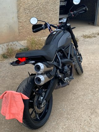 Ducati Scrambler 1100 Negra/Gris