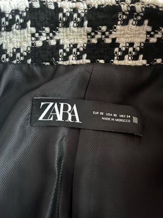 Abrigo Zara Cuadros Blanco y Negro