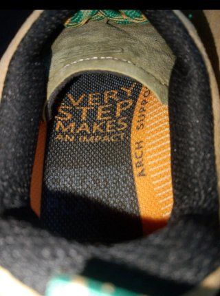 Zapatillas de montaña unisex marca Keen