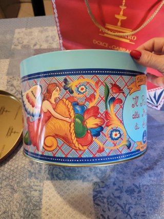 Scatola di latta e sacchetto Dolce & Gabbana