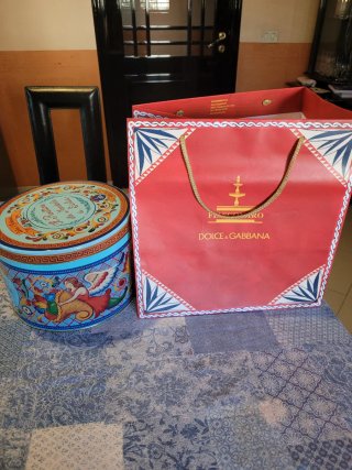 Scatola di latta e sacchetto Dolce & Gabbana