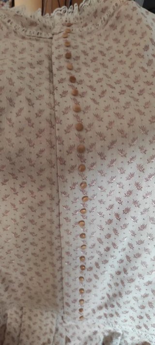 Traje de Baturra Beige y Rosa Tela buena y con muc