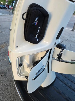 Peugeot Django 125 Scooter