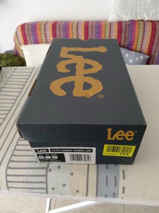 Sandalias Lee