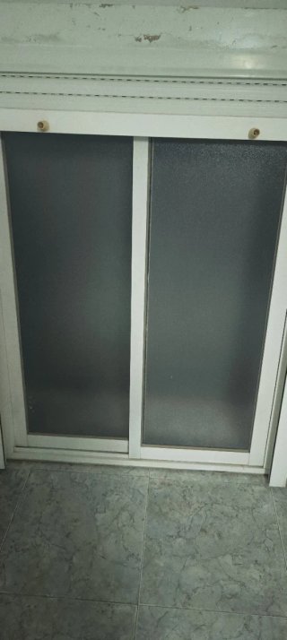 Ventana aluminio con persiana