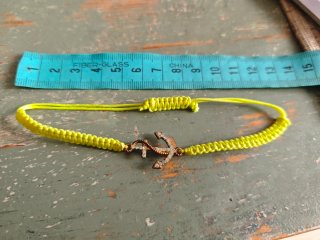 Pulsera náutica con ancla y circonitas