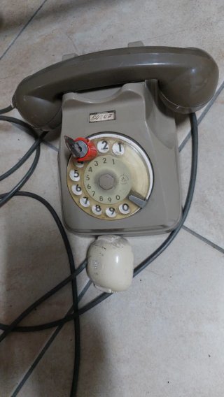 Telefono SIP con lucchetto
