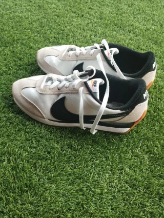 Nike Pacific Talla 45 Beige/Blanco y negro