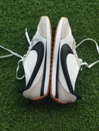 Nike Pacific Talla 45 Beige/Blanco y negro