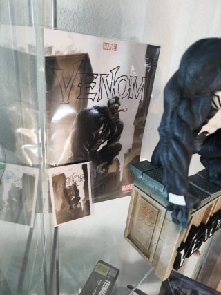 Figura Venom McFarlane 1/6