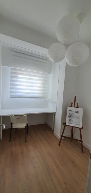 Piso amplio y lleno de luz en pleno centro.