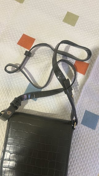 Bolso Parfois verde efecto piel cocodrilo