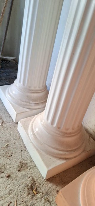 2 Colonne con capitelli bianco lucido
