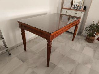 Mesa de salón madera maciza y cristal