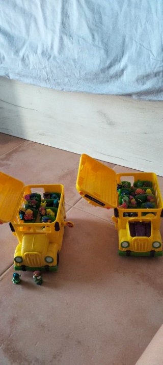 Autobús Zomlings Amarillo