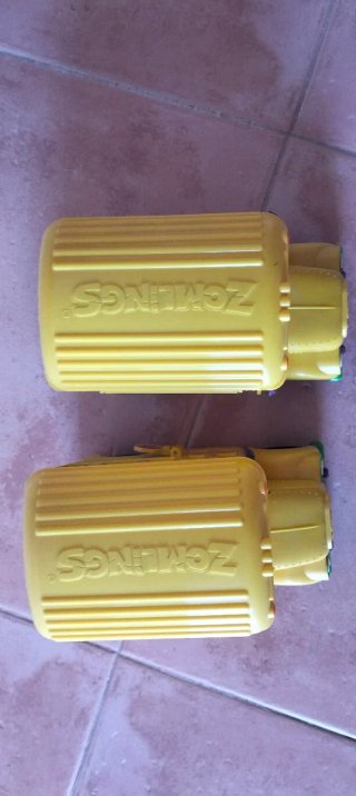 Autobús Zomlings Amarillo
