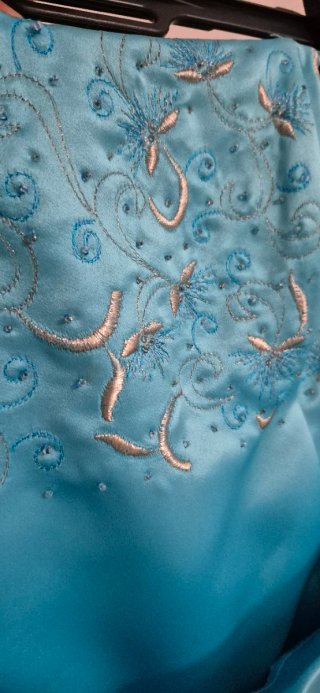 Vestido de fiesta azul turquesa