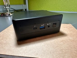 Mini PC Intel NUC i7 para IA - Como Nuevo