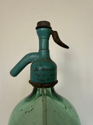 Sifón antiguo acanalado verde