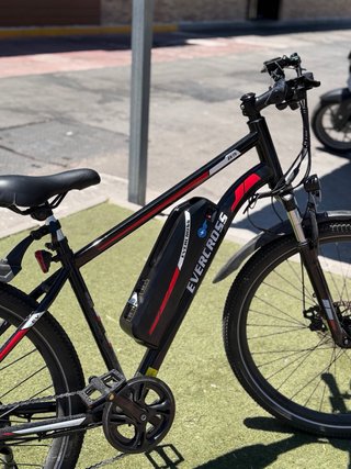 Bicicleta Eléctrica EVERCROSS Negra
