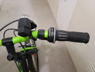 Bicicleta Btwin Negra y Verde