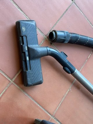 Aspirador Electrolux D 815 con accesorios