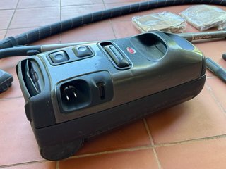 Aspirador Electrolux D 815 con accesorios