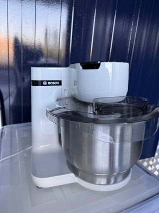 Robot de cocina Bosch Mum 2 con accesorios