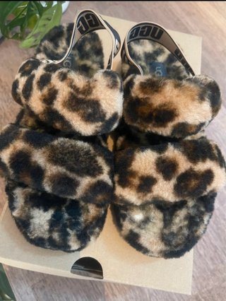 Sandalias UGG Pelo Edición Limitada Talla 37