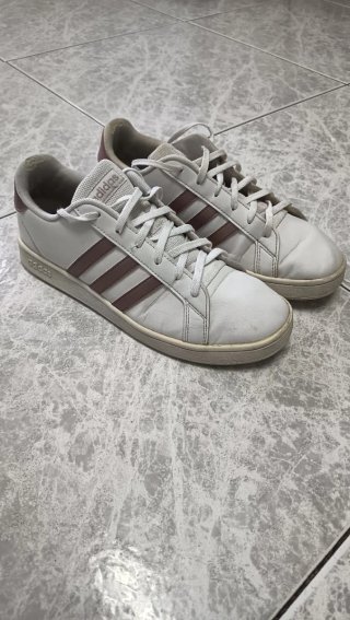 Zapatillas Adidas Blancas y Rosas