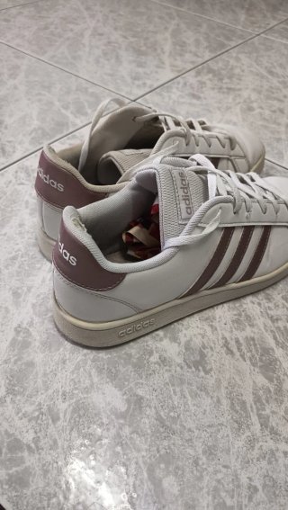 Zapatillas Adidas Blancas y Rosas