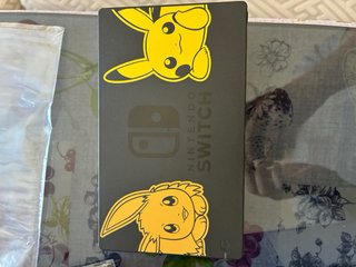 Nintendo Switch Edición Pikachu y Eevee