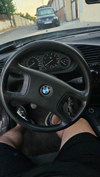 BMW 320i Berlina Manual