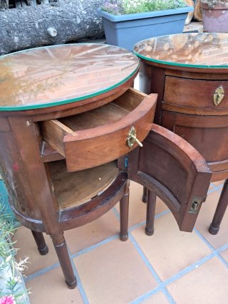 Mesitas de noche Luis XVI madera y cristal